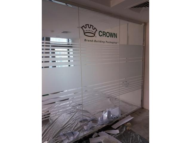 SHOWER/OFFICE Glass Partition ,Sand Blasting, Lamination Film installation 052-5868078