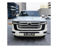 2022 Toyota Land Cruiser GXR 29000KM Gcc