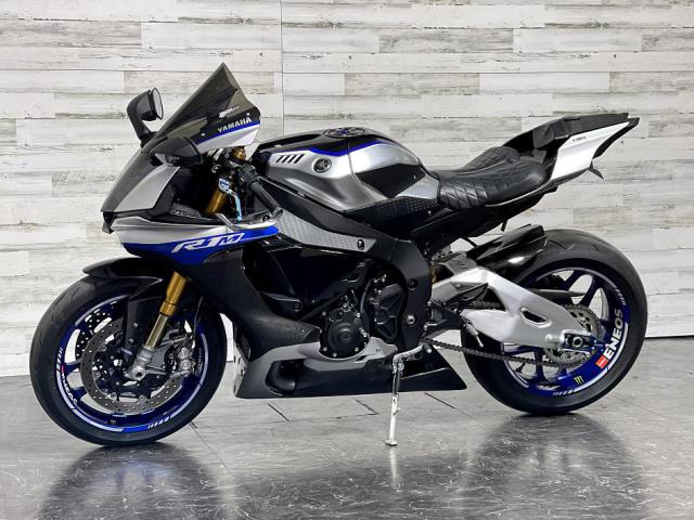 2017 Yamaha YZF R1M (+971561943867)