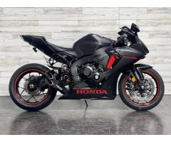 2017 Honda CBR 1000RR (+971561943867)