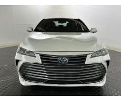 2021 Toyota Avalon Hybrid XLE FWD whatsapp +971586703639