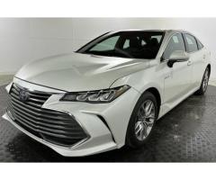 2021 Toyota Avalon Hybrid XLE FWD whatsapp +971586703639