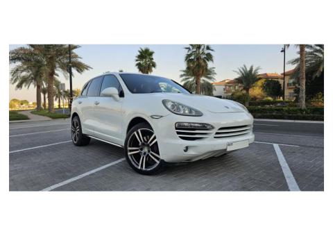 PORSCHE CAYENNE GCC CLEAN CONDITION 2013