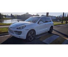 PORSCHE CAYENNE GCC CLEAN CONDITION 2013