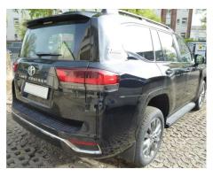 Toyota Land Cruiser LC300 3.3-liter V6 twin-turbo diesel engine