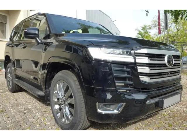 Toyota Land Cruiser LC300 3.3-liter V6 twin-turbo diesel engine