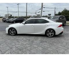 2019 Lexus IS 300 / 8