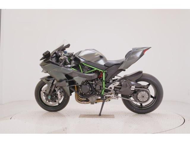2025 Kawasaki NINJA H2R for sale with 3 km, whats app +46727895051