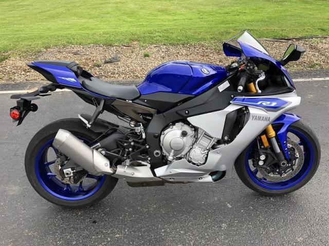 2015 YAMAHA YZF-R1 whatsapp +971586703639