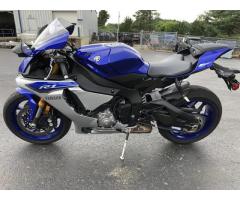 2015 YAMAHA YZF-R1 whatsapp +971586703639