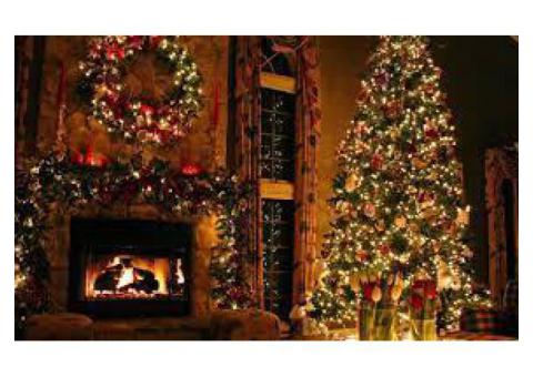 Christmas Door Decorations in Dubai – Add Festive Elegance to Your Home