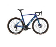 2025 Canyon Aeroad CFR Di2 Road Bike (KINGCYCLESPORT)