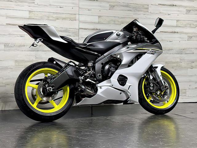 2017 Yamaha R6 (+971551975356)