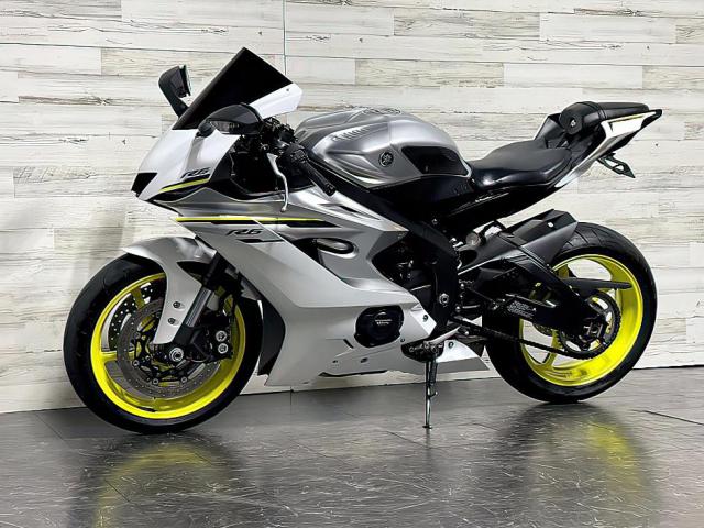 2017 Yamaha R6 (+971551975356)
