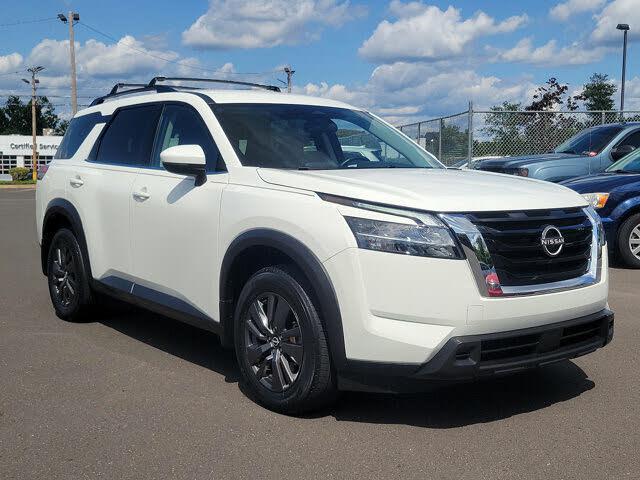 2022 Nissan Pathfinder SV 4WD whatsapp +971586703639