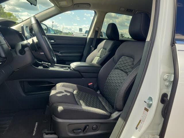 2022 Nissan Pathfinder SV 4WD whatsapp +971586703639