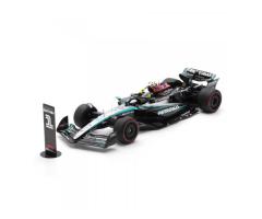 Spark Mercedes F1 W15 w. Flag - 1st 2024 British Grand Prix 1:12 Model Car (MEGATRONTOYS)