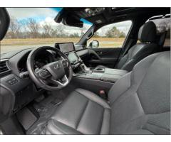 For Sale : Lexus LX600 Signature 2023 GCC Specs