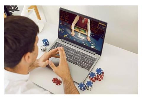 How Digital Nomads Explore Local Culture and Poker Online Singapore