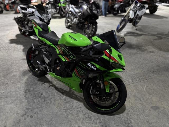 2024 Kawasaki Ninja ZX-6R Metallic Flat Spark Black Ebony